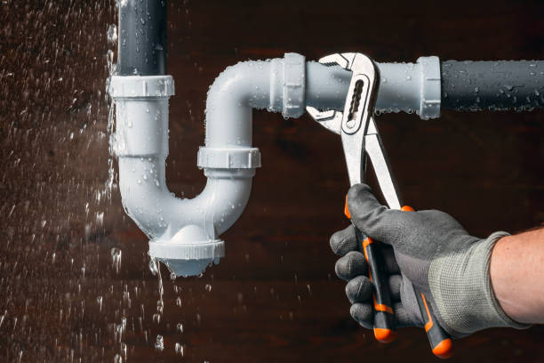 Professional Gas Line Repair technician working in Godfrey, IL